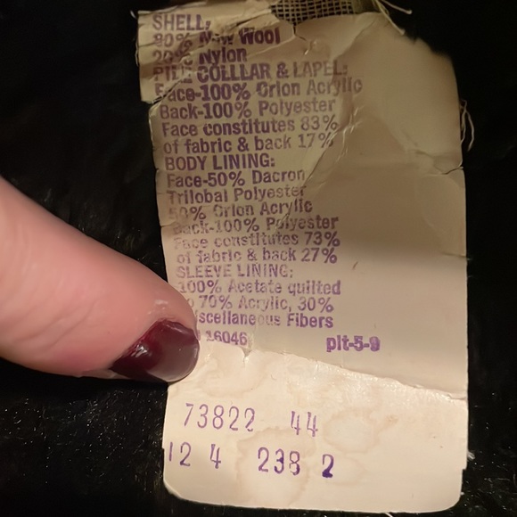 70’s Vintage ,tan, wool, faux fur lined coat size 44 reg - Picture 4 of 8